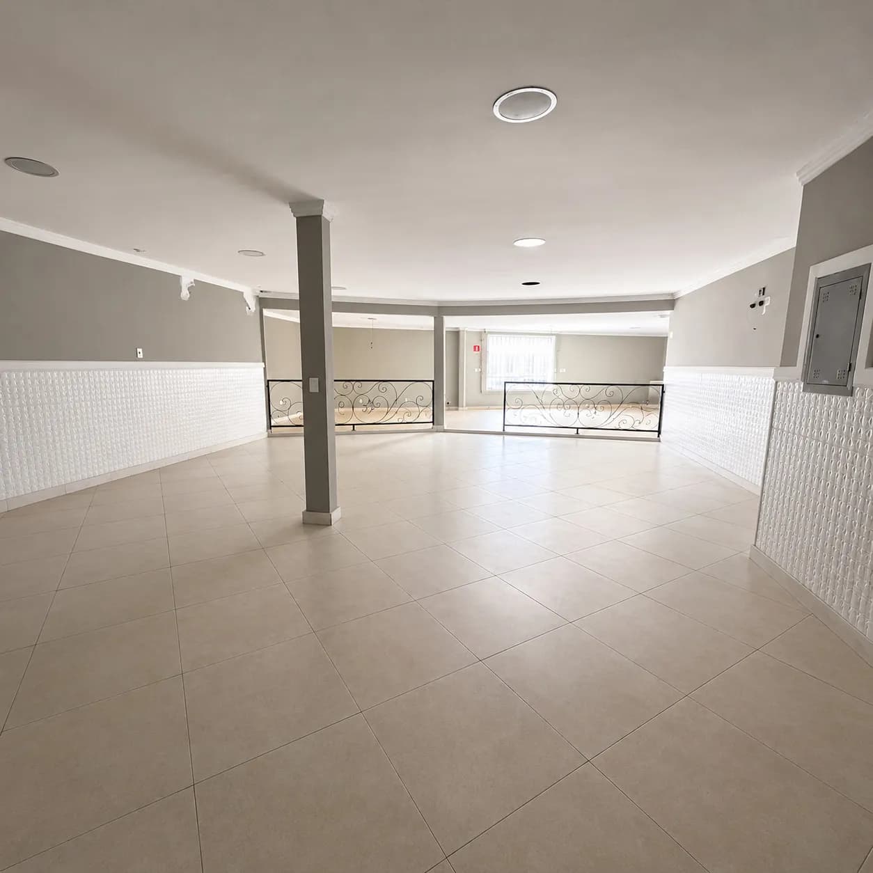 Loja na Reta da Penha, Bairro Praia do Canto com 600m²