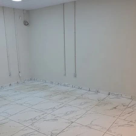 Galpão com 1700m², 2 docas